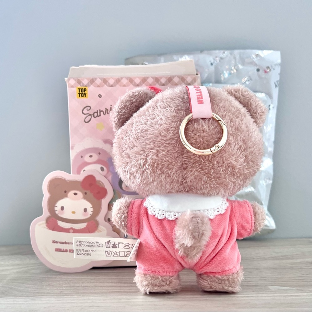 Sanrio Characters Latte Baby Vinyl Plush Pendant - Strawberry Latte Hello Kitty - Picture 2 of 8
